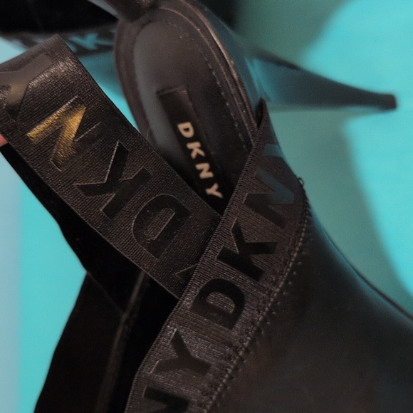 DKNY, like new! genuine leather heels, black, logo, size 10 - Picture 6 of 12